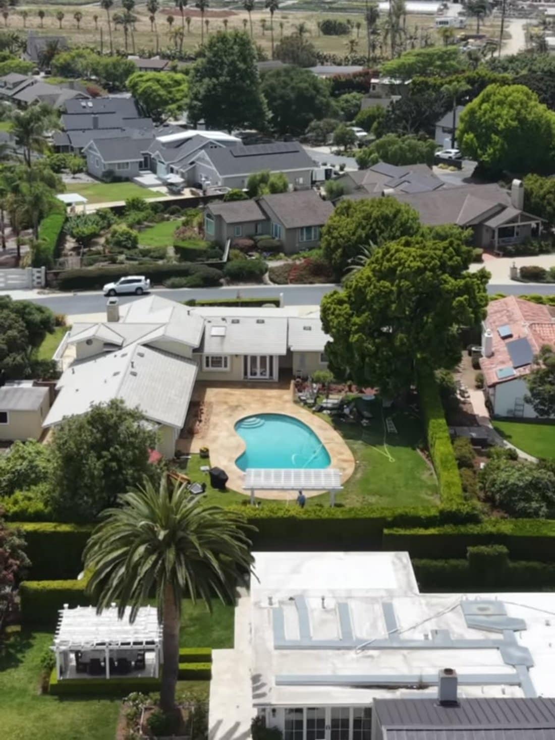 Goleta Pressure Washing exterior cleaning on the Santa Barbara South Coast